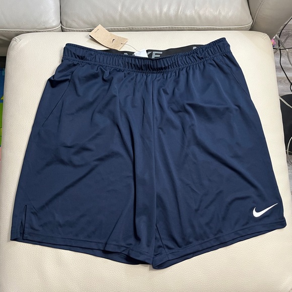 NWT - Nike Men’s Embroidered Logo Training Shorts - Size XXL - Picture 2 of 7